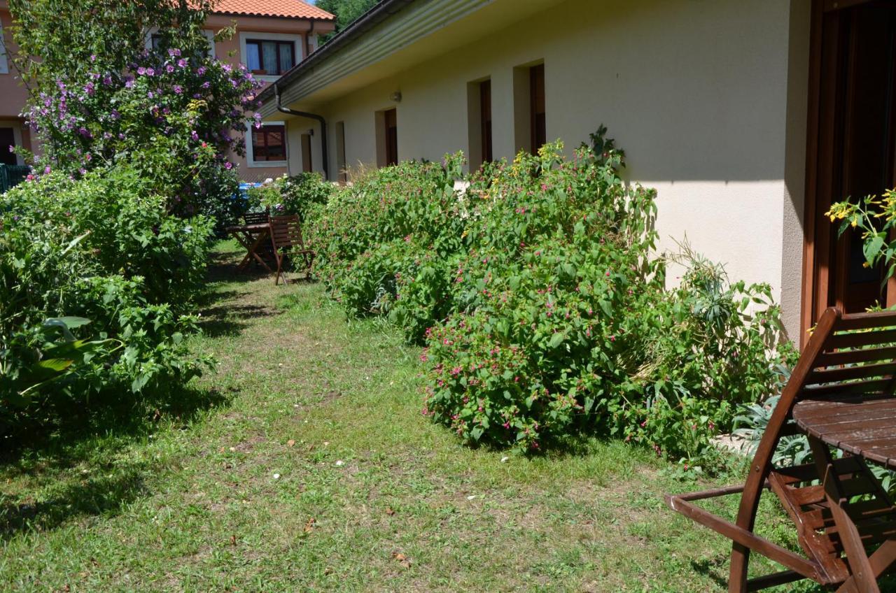 Hotel Arenas De Cabrales- Apartamentos Екстериор снимка