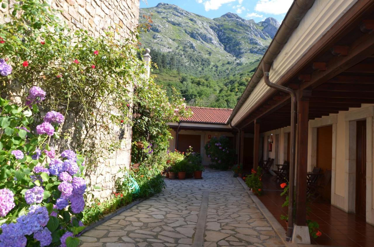 Hotel Arenas De Cabrales- Apartamentos Екстериор снимка