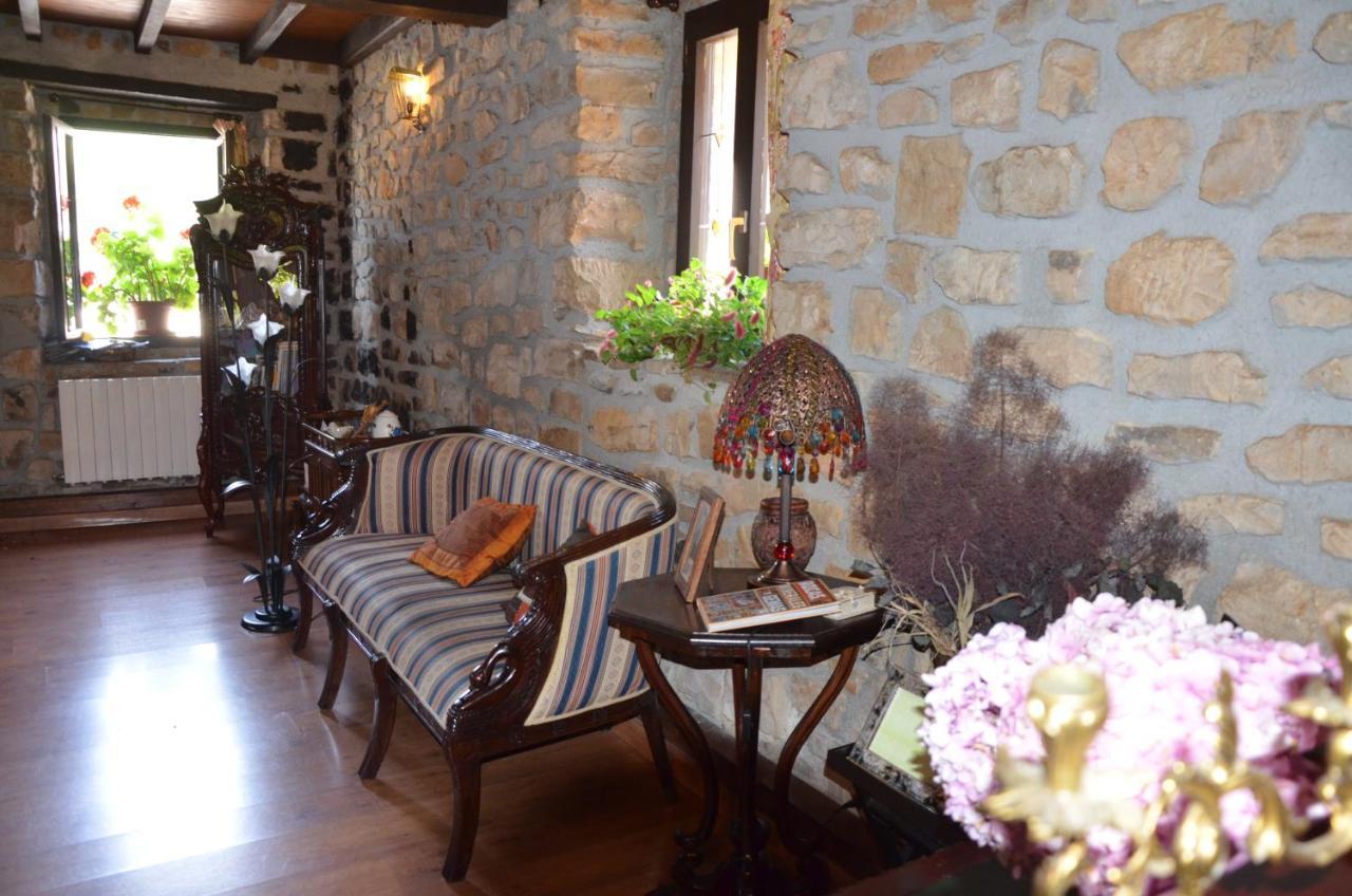 Hotel Arenas De Cabrales- Apartamentos Екстериор снимка
