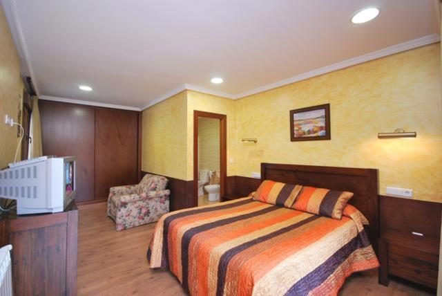 Hotel Arenas De Cabrales- Apartamentos Екстериор снимка