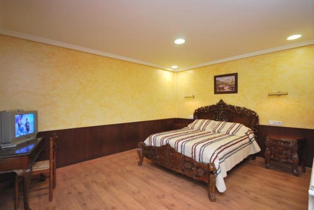 Hotel Arenas De Cabrales- Apartamentos Екстериор снимка