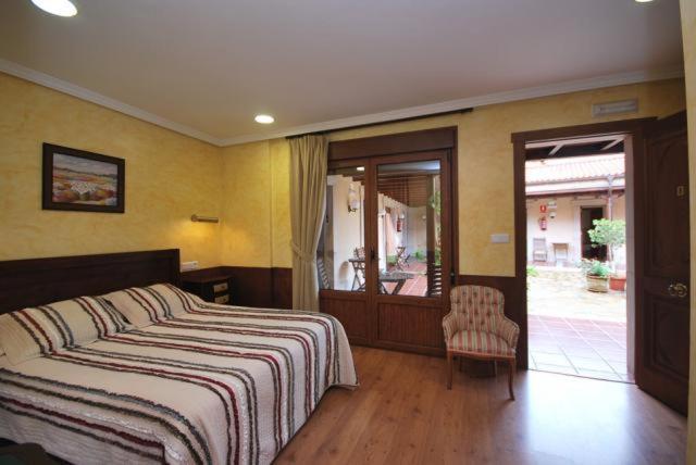 Hotel Arenas De Cabrales- Apartamentos Екстериор снимка