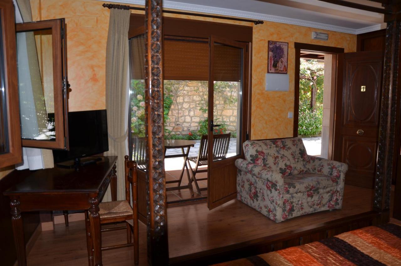 Hotel Arenas De Cabrales- Apartamentos Екстериор снимка