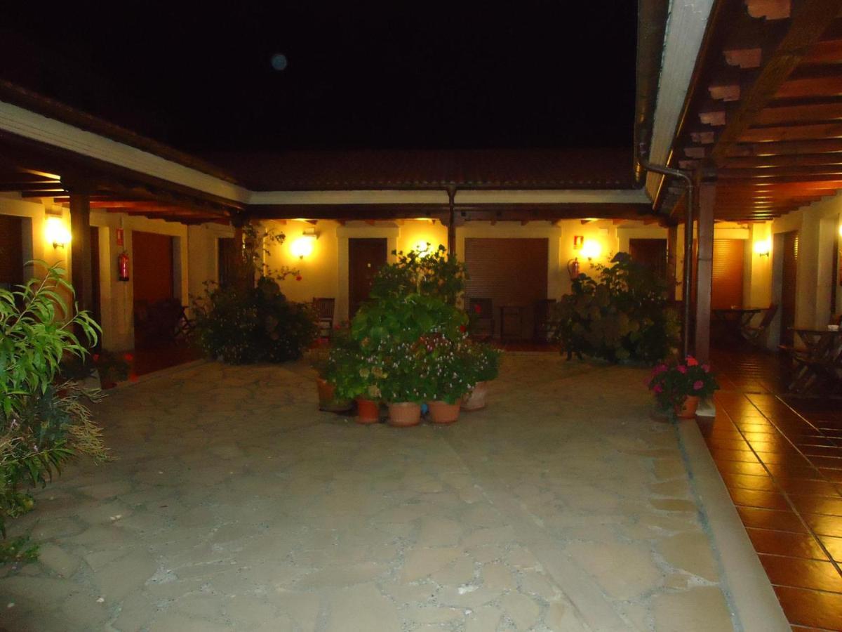 Hotel Arenas De Cabrales- Apartamentos Екстериор снимка