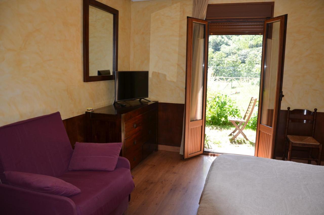 Hotel Arenas De Cabrales- Apartamentos Екстериор снимка
